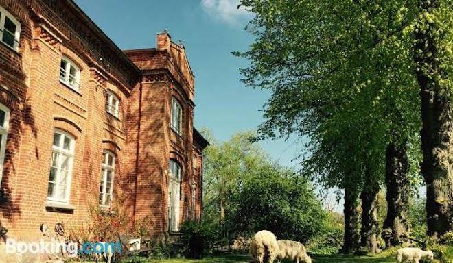 Gutshof Dubnitz Image