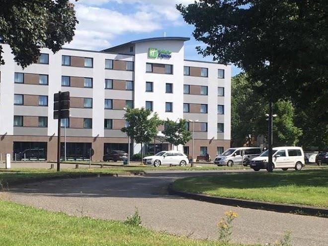 Holiday inn express cologne muelheim