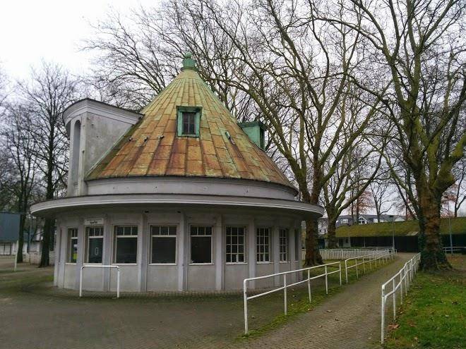 Zur rennbahn
