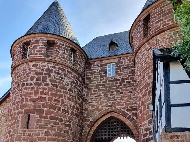 Tor hotel