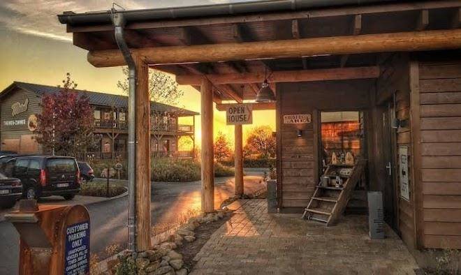 Road stop restaurant & motel