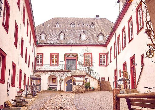 Djh jugendherberge burg bilstein