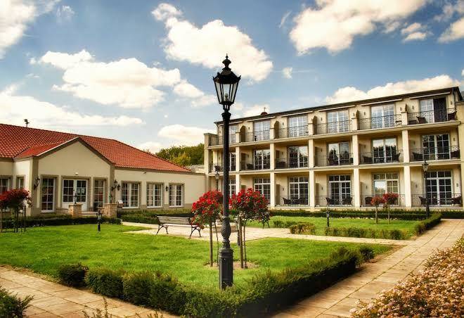 Parkhotel Surenburg Image