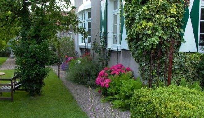 Altes landhaus am park