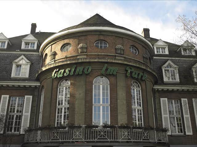 Hotel casino im park