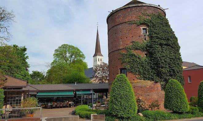 Hotel specht mit romerturm sonsbeck
