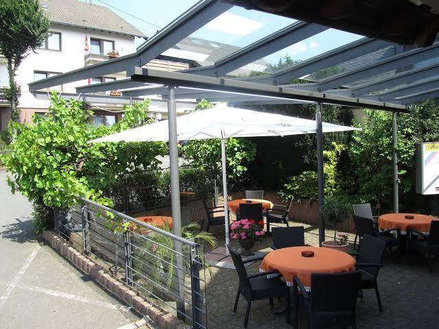 Race hotel zur burg nurburg ring