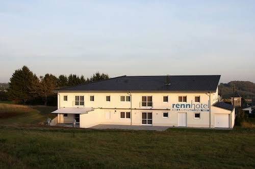 Rennhotel meuspath