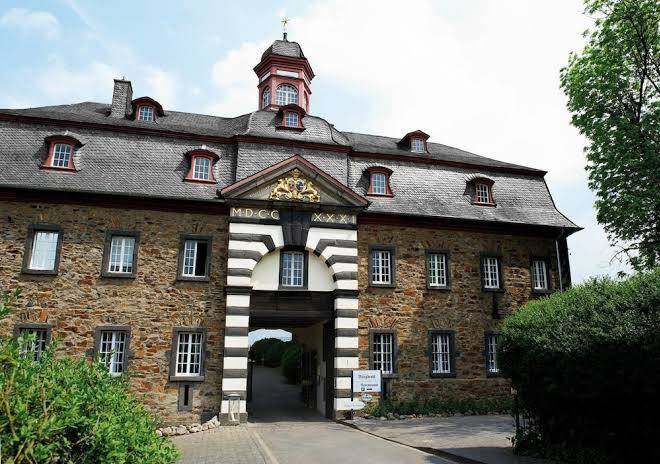 Schloss burgbrohl wellness & tagungshotel