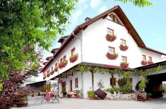 Kinges kessel weingut winzerhotel