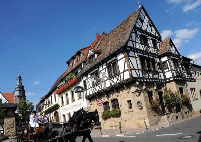 Weinkastell zum weissen ross hotel kallstadt an der weinstrase