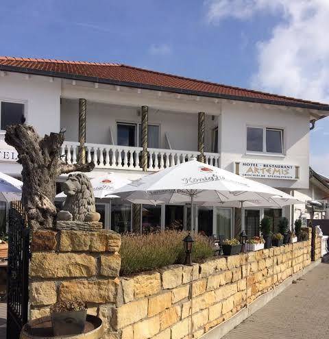 Hotel & restaurant artemis