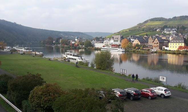 Harry's Restaurant Image