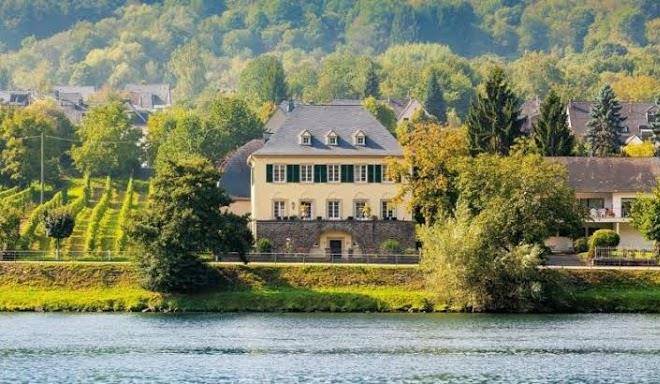 Wein und landhaus raimund prum kg