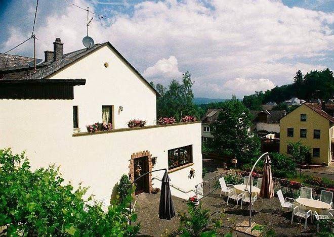 Weingut berthold oster und pension ingrid oster urzig