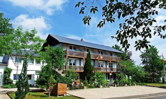 Eifel inn