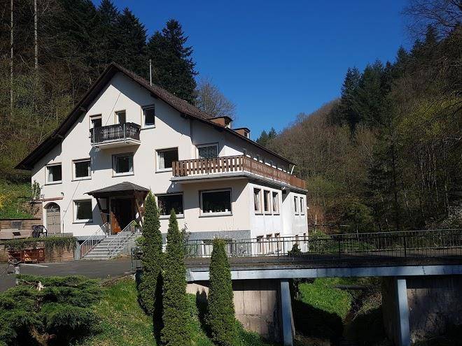 Haus am bach