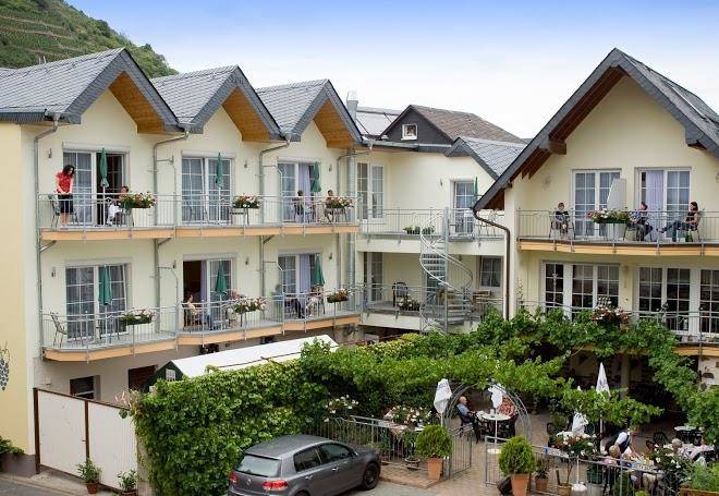 Hotel restaurant zum moselstrand