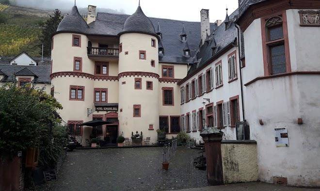 Hotel schloss zell