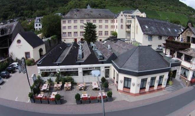 Schlos hotel petry