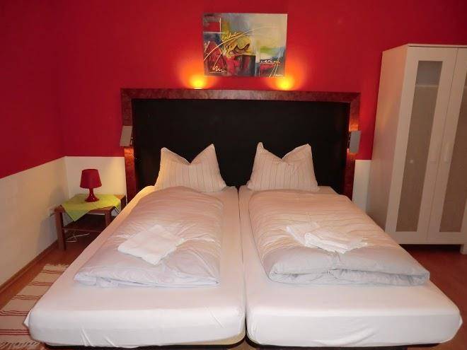 Otel ug haftungsbeschrankt