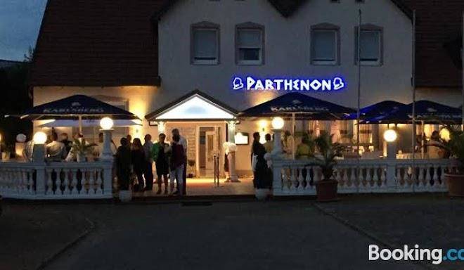 Parthenon und hotel