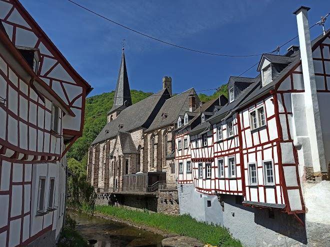 Naima grasso hotel ristorante haus lowenburg