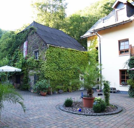 Walkmuhle komfort ferienwohnungen nahe burg eltz