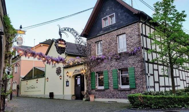 Restaurant & weinhaus zur traube mit gastehaus korf
