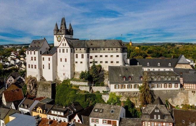 Grafenschloss jugendherberge diez
