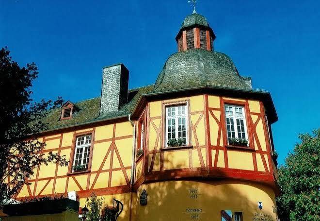 Historisches wirtshaus an der lahn