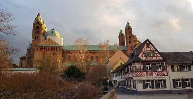 Gasthaus zum halbmond