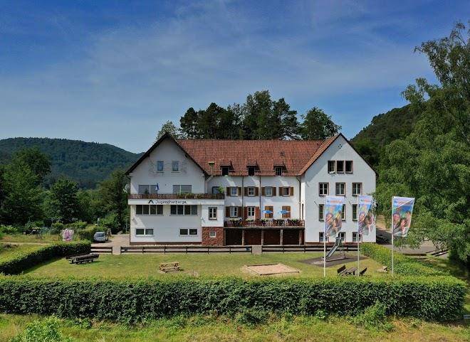 Felsenland Jugendherberge Dahn Image