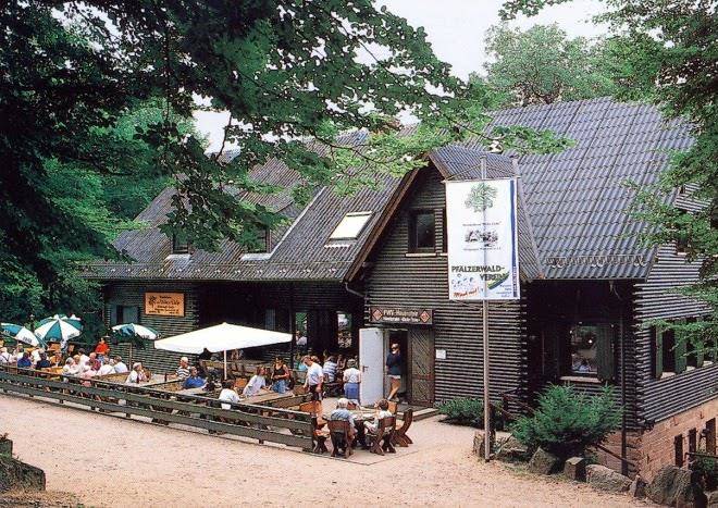 Wanderheim Dicke Eiche Image