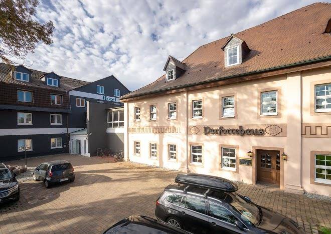 Sl'otel im parforcehaus