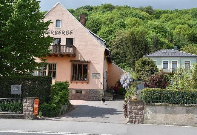Herberge orange familien und jugendherberge