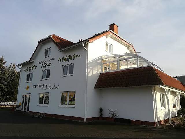 Weinbau & pension 8zeilen