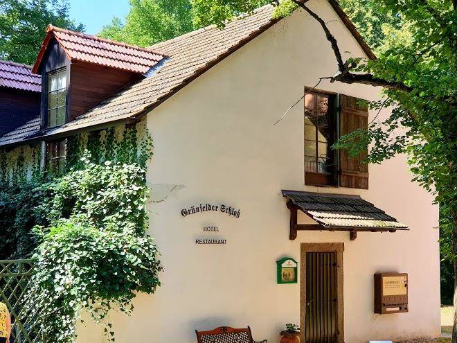 Hotel & restaurant grunfelder schloss