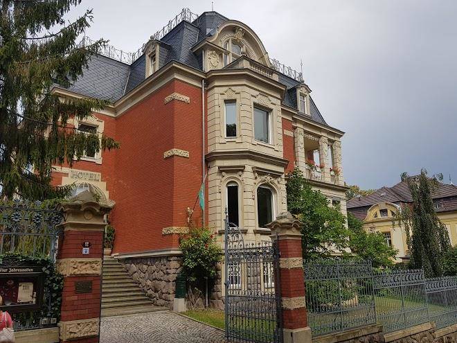 Hotel vier jahreszeiten cornelia gabor