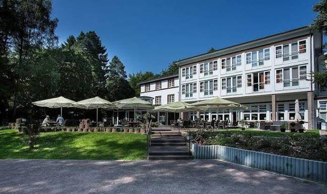 Restaurant und hotel waldhalle