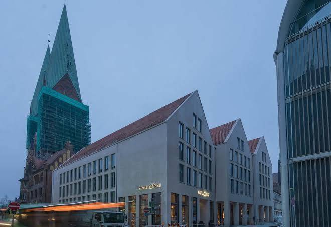 Hotel Motel One Lubeck Image