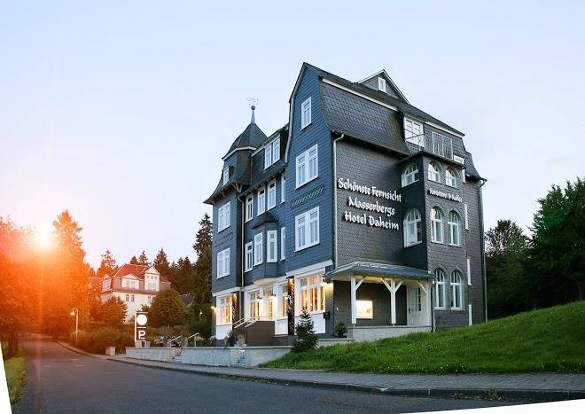 Cafe & hotel daheim