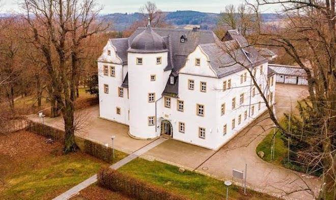 Schlosshotel Eyba Image