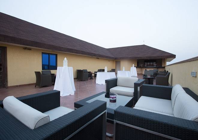 Oak plaza hotel east airport