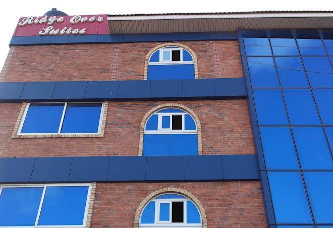 Ridge over suites