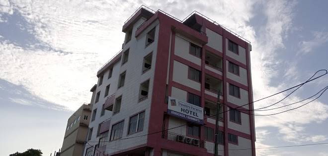 Traveller's paradise hotel