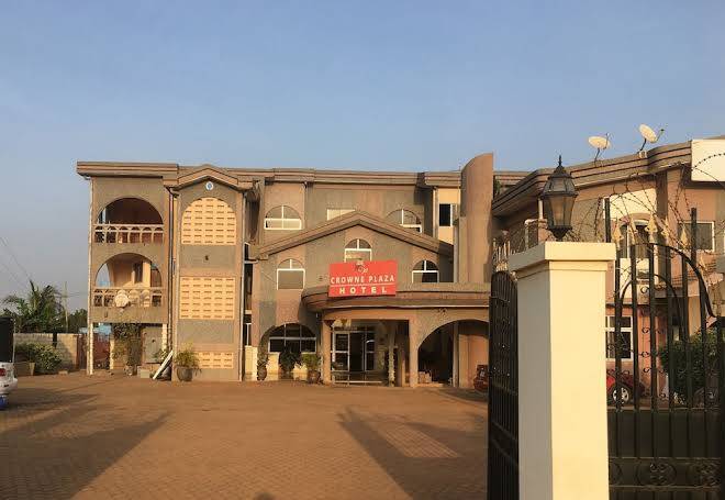 Crown premier hotel