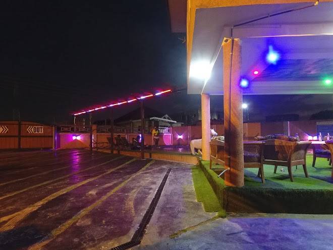 Plus 33 hotel