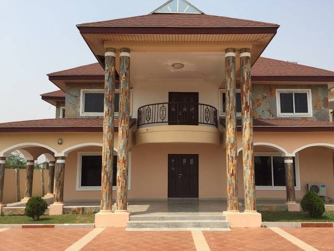 Royal kamak hotel tema
