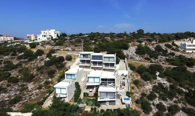 Dione maisonette